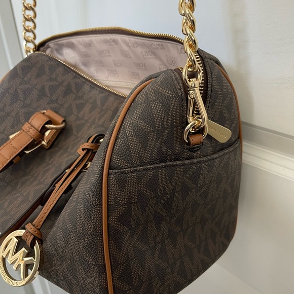 Michael Kors Satchel or Crossbody - Picture 11 of 12